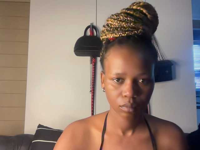 SexyBaddie live cam on BongaCams