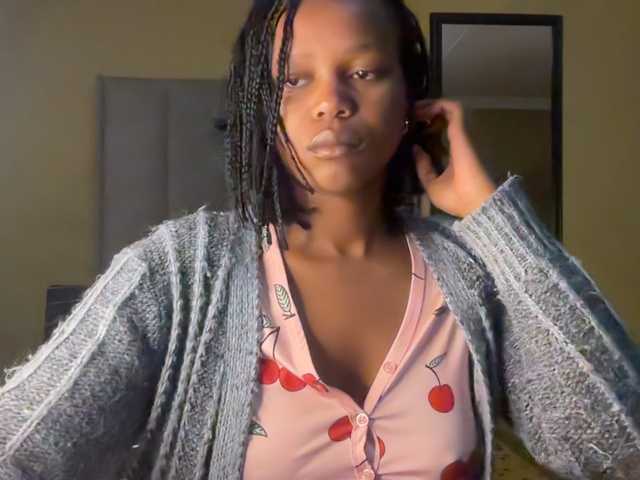 SexyBaddie live cam on BongaCams