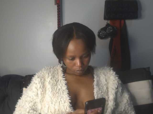 SexyBaddie live cam on BongaCams