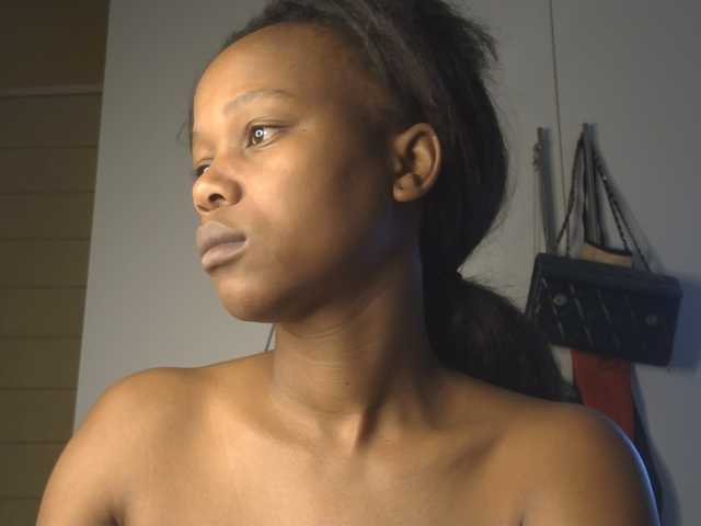 SexyBaddie live cam on BongaCams