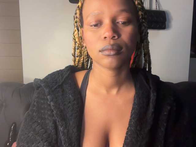 SexyBaddie live cam on BongaCams