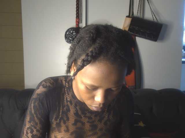 SexyBaddie live cam on BongaCams