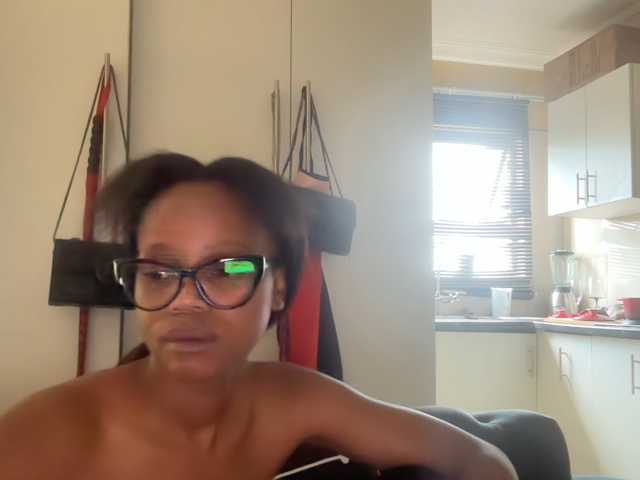 SexyBaddie live cam on BongaCams
