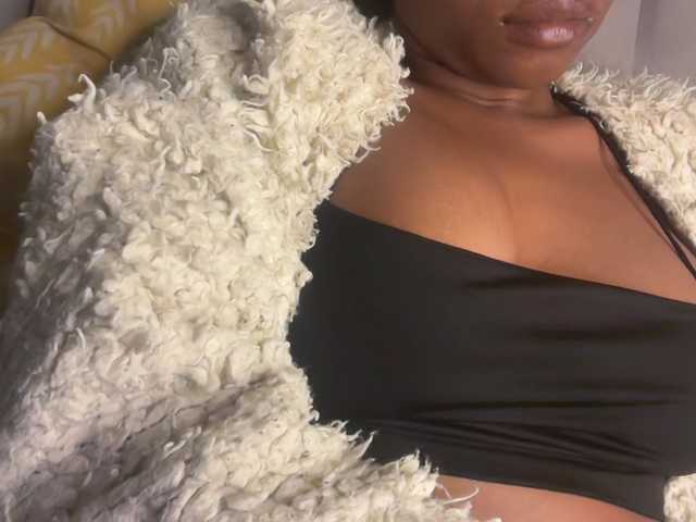 SexyBaddie live cam on BongaCams