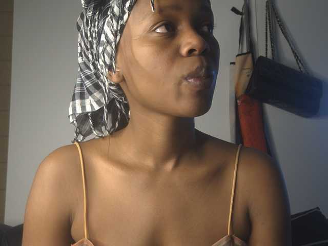 SexyBaddie live cam on BongaCams