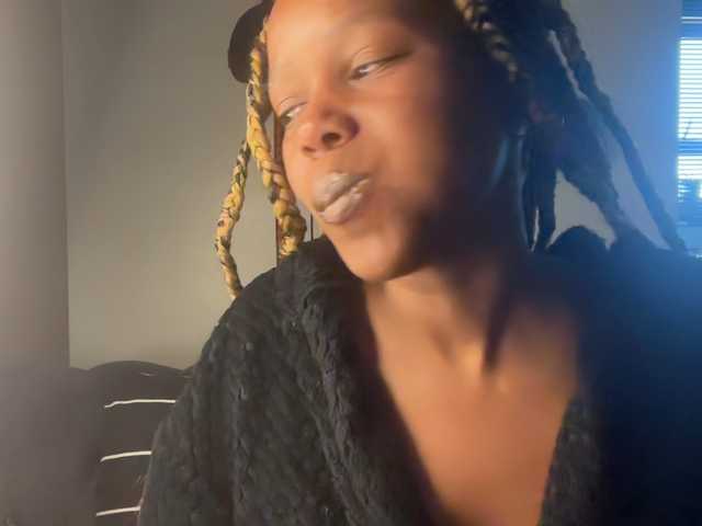 SexyBaddie live cam on BongaCams