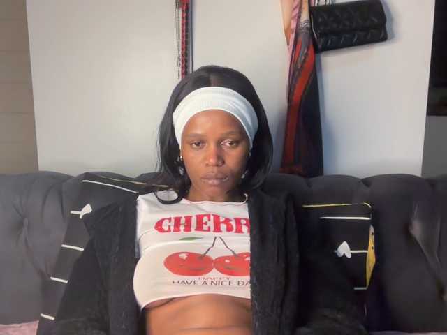 SexyBaddie live cam on BongaCams