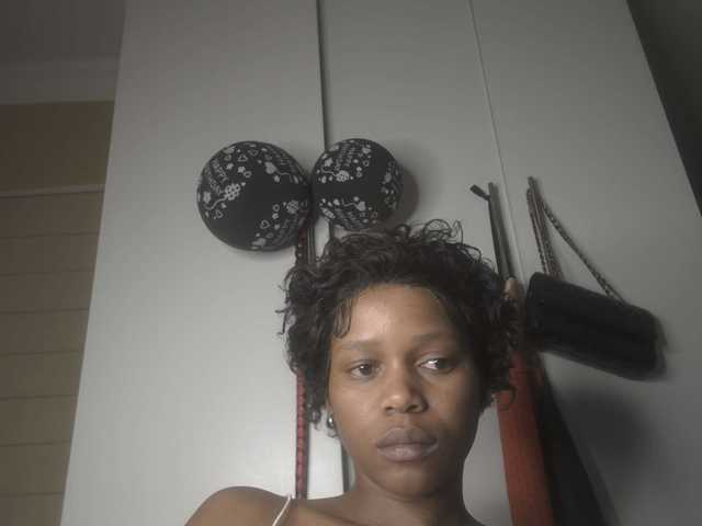 SexyBaddie live cam on BongaCams