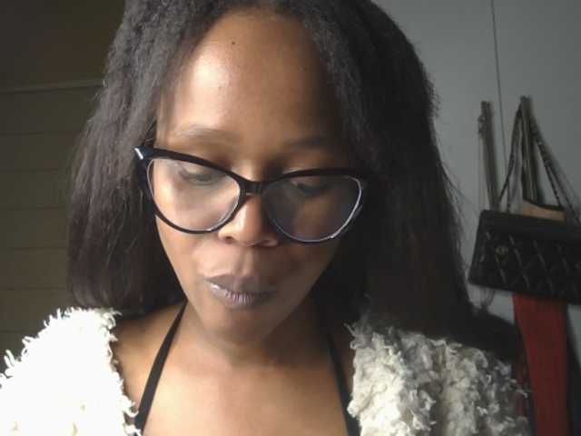 SexyBaddie live cam on BongaCams