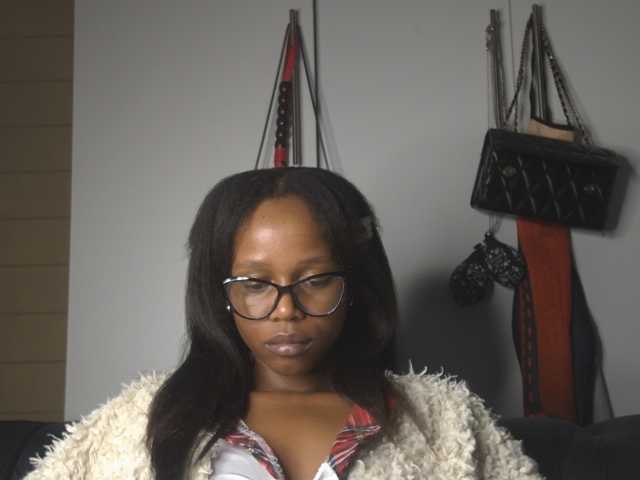 SexyBaddie live cam on BongaCams