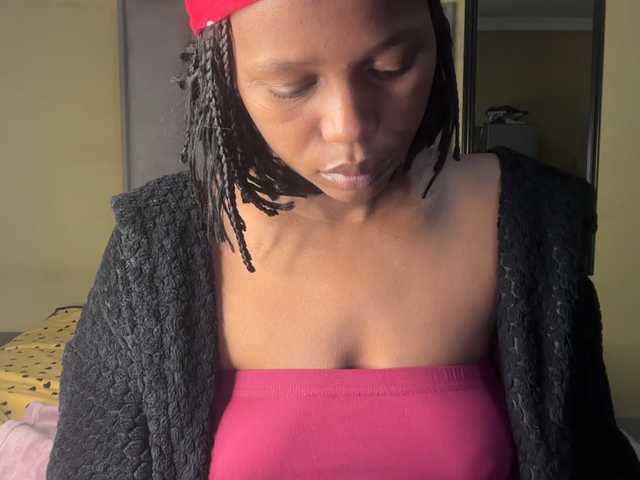 SexyBaddie live cam on BongaCams