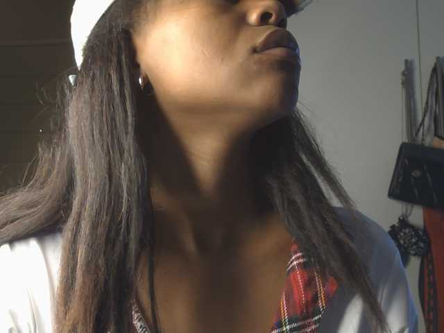 SexyBaddie live cam on BongaCams