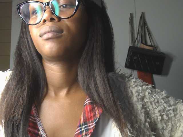 SexyBaddie live cam on BongaCams
