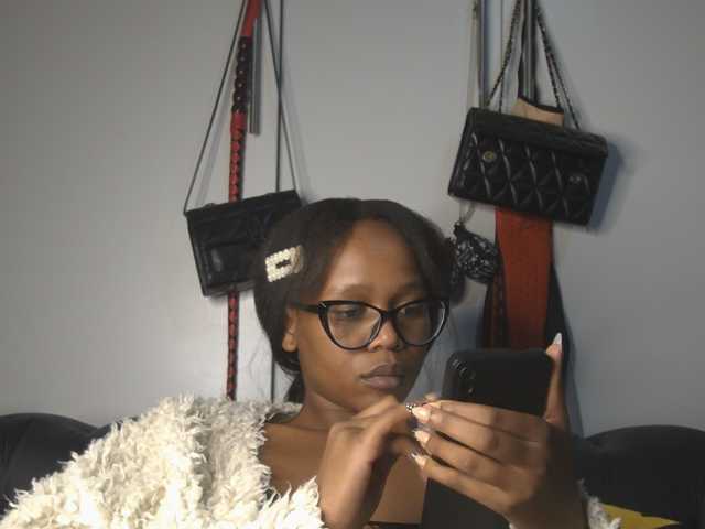 SexyBaddie live cam on BongaCams