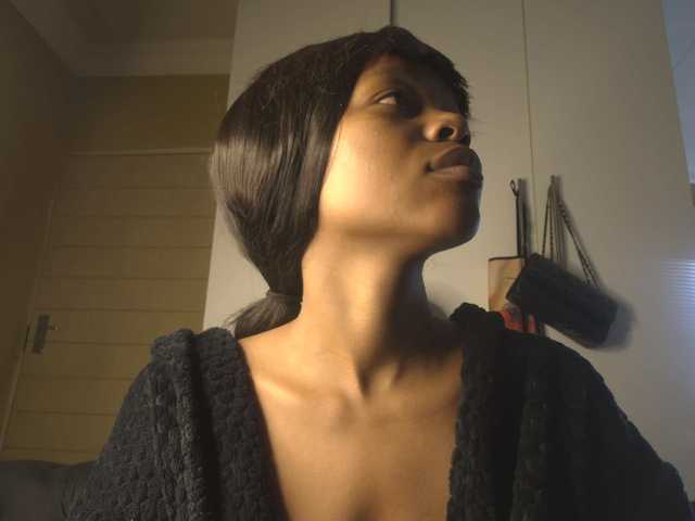 SexyBaddie live cam on BongaCams