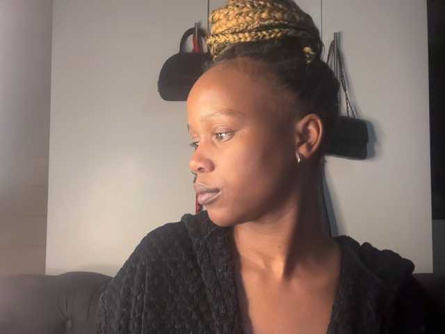 SexyBaddie live cam on BongaCams