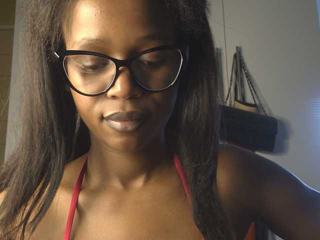 SexyBaddie live cam on BongaCams