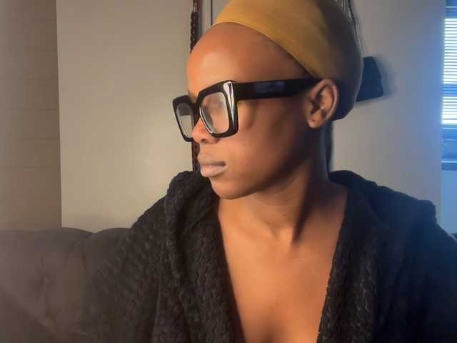 SexyBaddie live cam on BongaCams