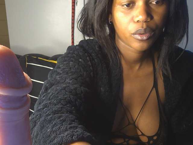 SexyBaddie live cam on BongaCams