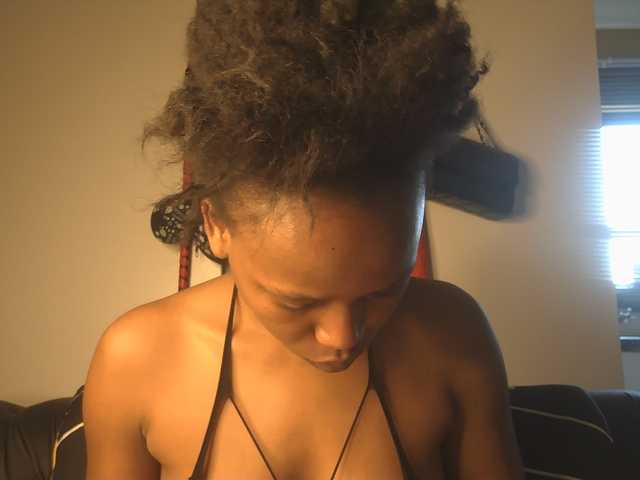 SexyBaddie live cam on BongaCams