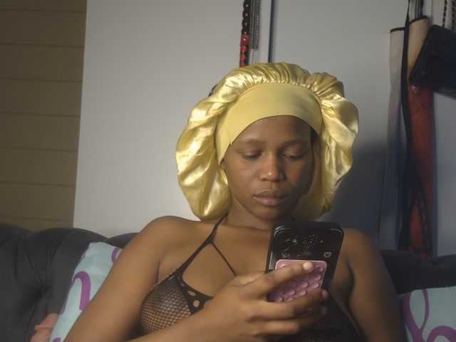 SexyBaddie live cam on BongaCams