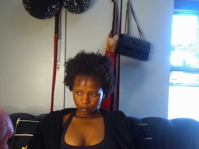 SexyBaddie live cam on BongaCams