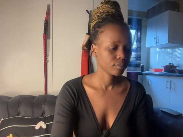 SexyBaddie live cam on BongaCams
