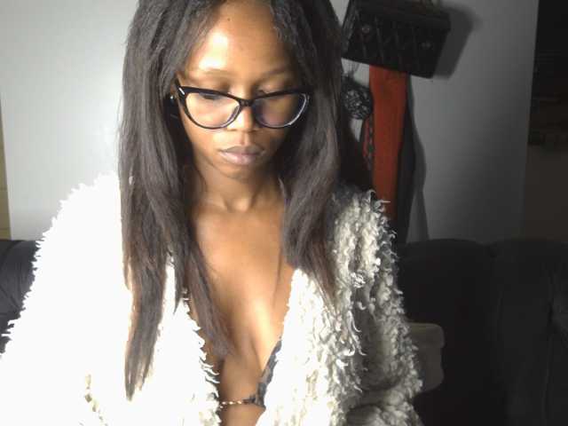 SexyBaddie live cam on BongaCams