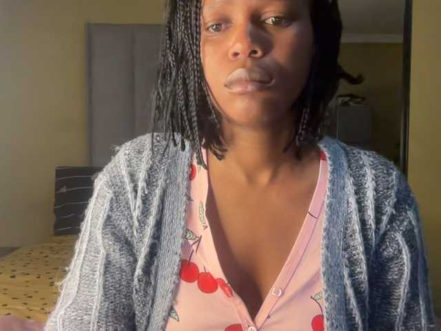 SexyBaddie live cam on BongaCams