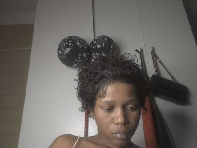 SexyBaddie live cam on BongaCams