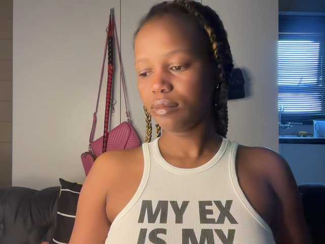 SexyBaddie live cam on BongaCams