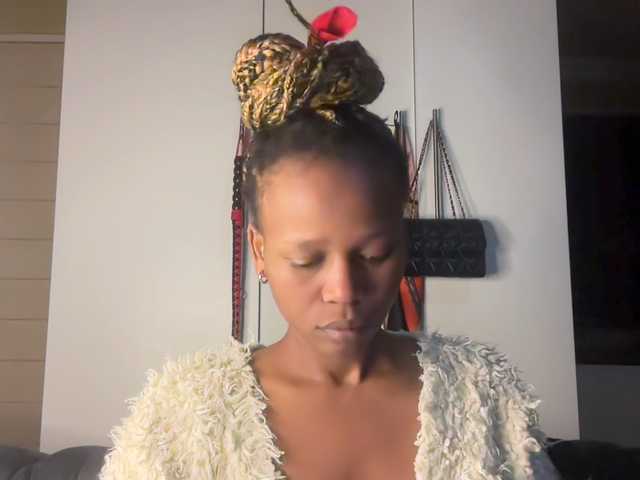 SexyBaddie live cam on BongaCams