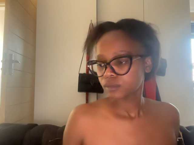 Sexyasszeee webcam bongacams model stream image