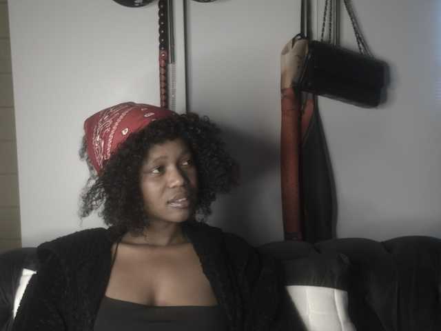 SexyBaddie live cam on BongaCams