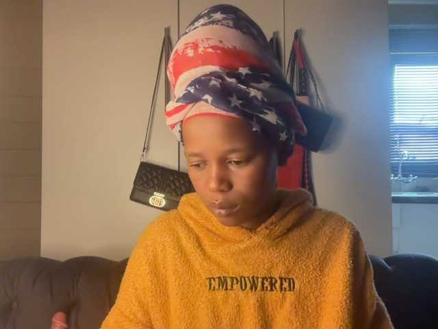 SexyBaddie's BongaCams show and profile