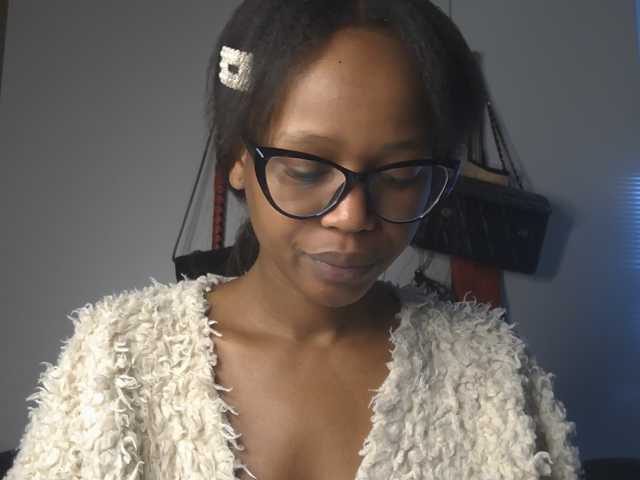 SexyBaddie live cam on BongaCams