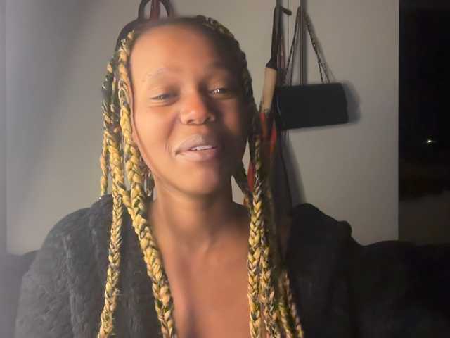 SexyBaddie live cam on BongaCams