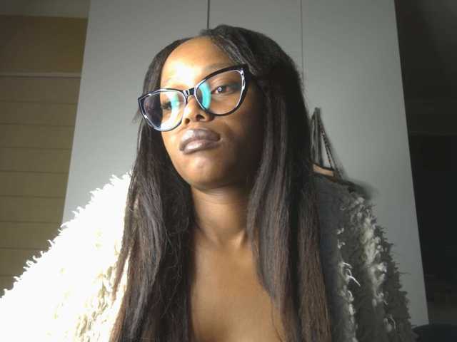 SexyBaddie live cam on BongaCams
