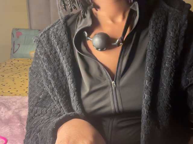 SexyBaddie live cam on BongaCams