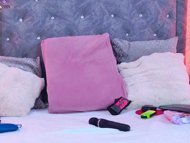 LiaTeylor live cam on BongaCams