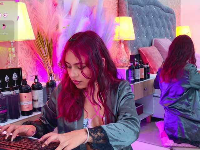 LiaTeylor live cam on BongaCams