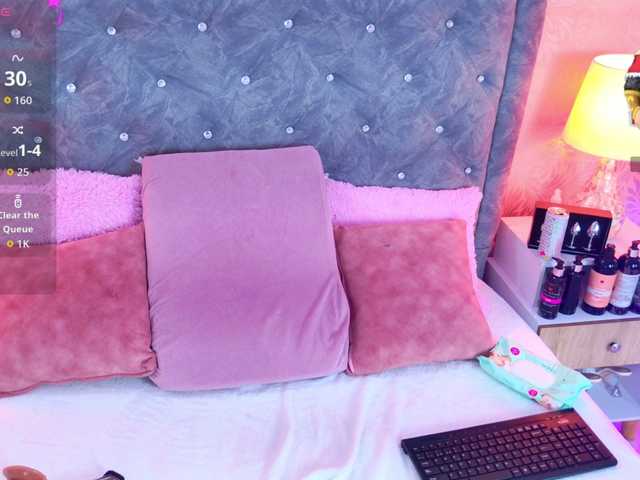 LiaTeylor live cam on BongaCams