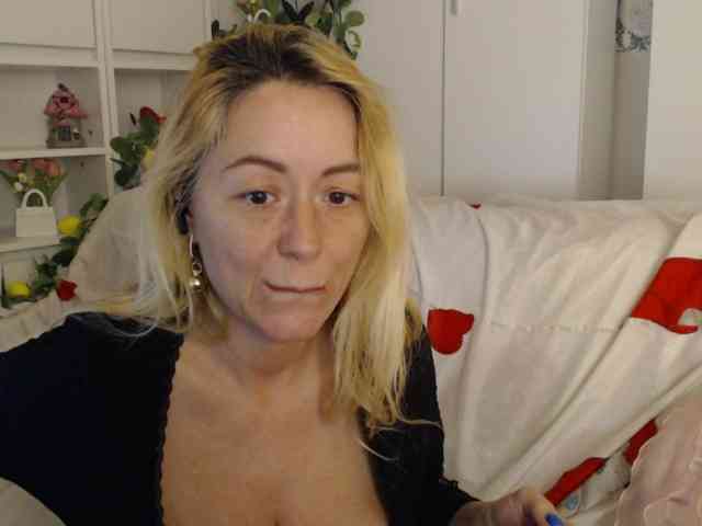 karolynesyera webcam