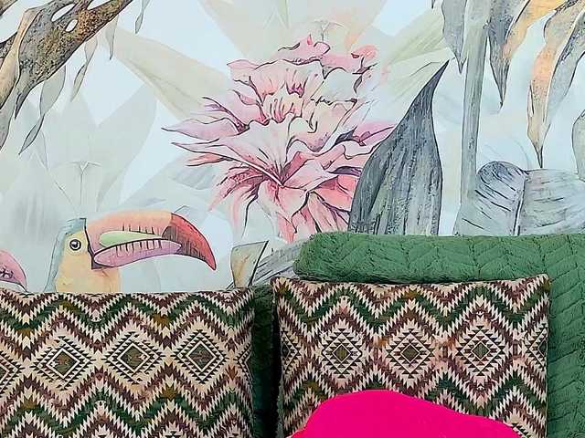 GoldCherry7's BongaCams show and profile