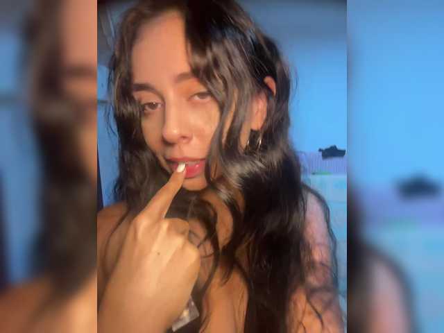 Luneva, en directo ahora en BongaCams