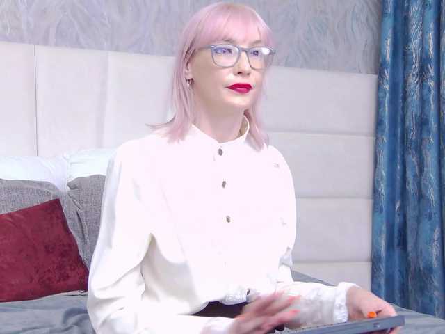 LoreneMoonlight live cam on BongaCams