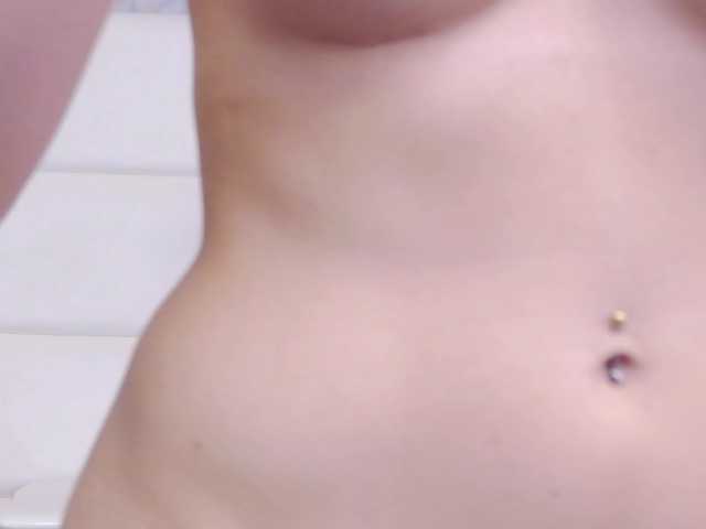 LoreneMoonlight live cam on BongaCams