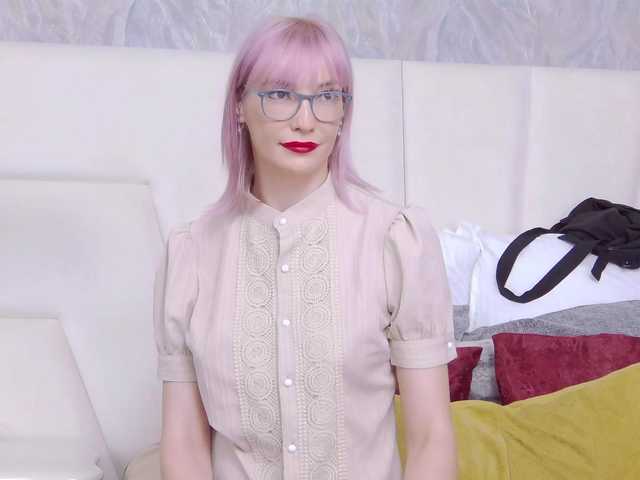LoreneMoonlight live cam on BongaCams