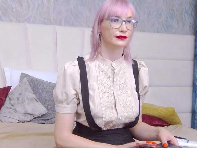 LoreneMoonlight live cam on BongaCams