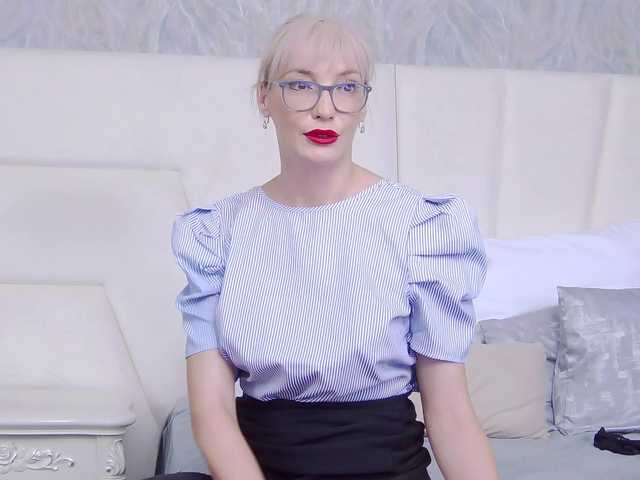 LoreneMoonlight live cam on BongaCams